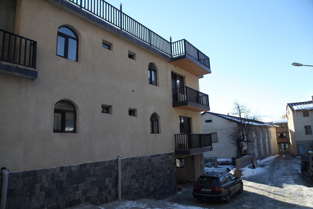 Guesthouse David Zhorzholiani 梅斯蒂亚 外观 照片